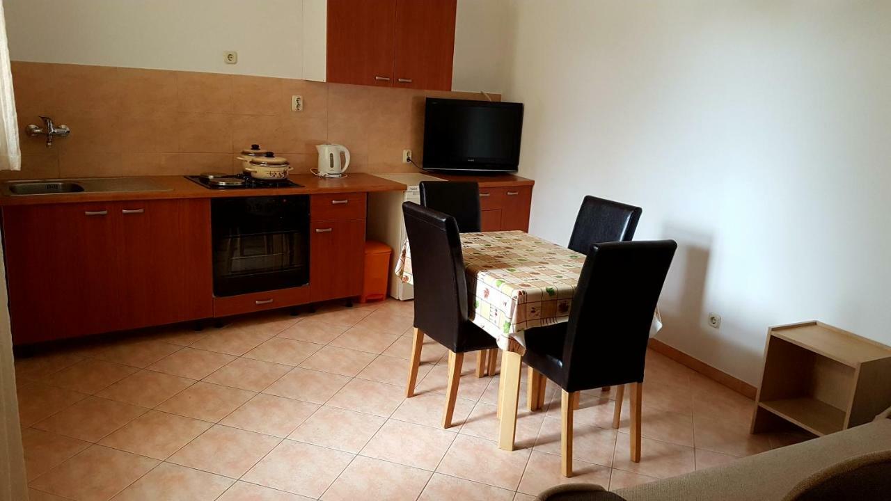 Apartments Kust Mlini Bagian luar foto
